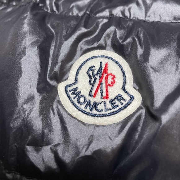 Authentic Moncler short down jacket - Picture 5 of 6